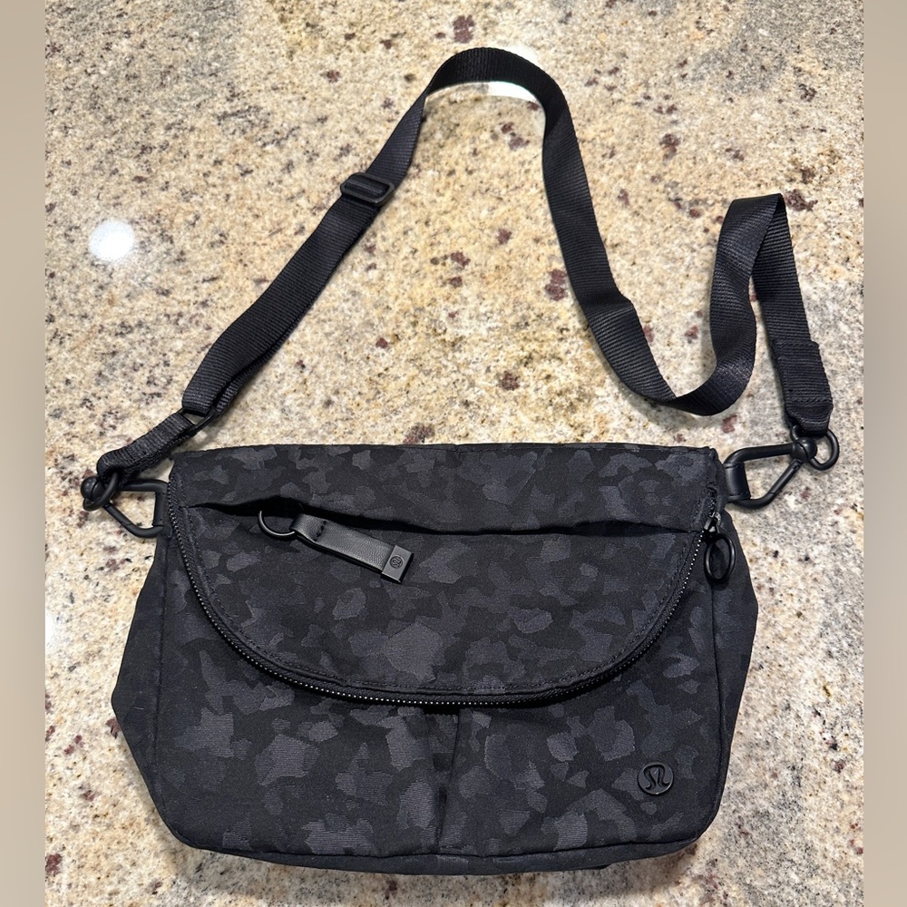 Lululemon Festival Crossbody Bag